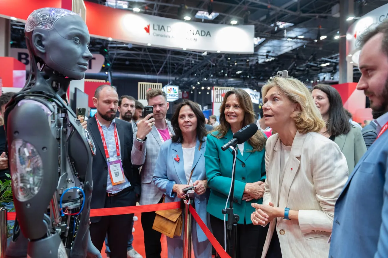 🇫🇷 French Tech Wire: VivaTech 2025 Bows Before Our New Robotic Overlords